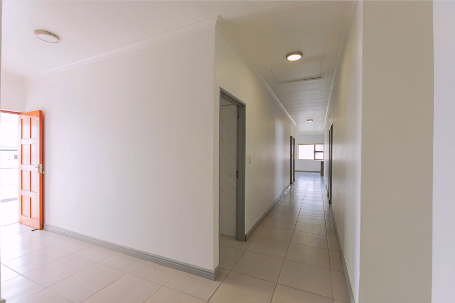 4 Bedroom Property for Sale in Harbour Heights Western Cape